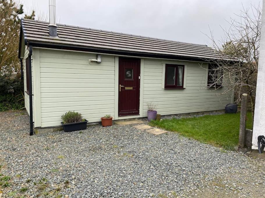 Idyllic Cornish Retreat At Puffin Lodge Helston Exterior photo